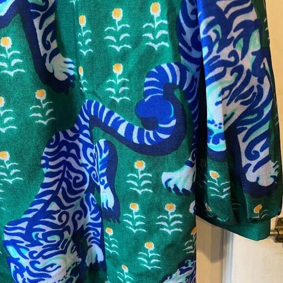 Womens' Blue and Green Blouse in with Tiger Motif Size L - Picture 5 of 5
